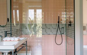 A Premier Pyrenean Retreat – Luxury Lodge & Wellness Sanctuary - Girona, Spain
