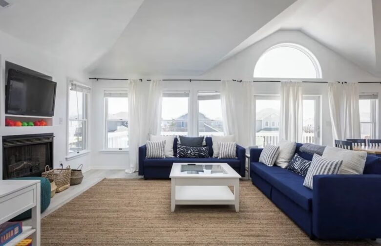 Stylish Corolla Retreat with Pool, Hot Tub & Ocean Views - Corolla, North Carolina