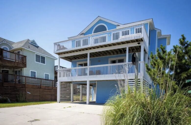 Stylish Corolla Retreat with Pool, Hot Tub & Ocean Views - Corolla, North Carolina