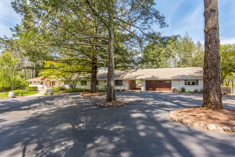Private Wine Country Estate with Spa & Treehouse - Healdsburg, California