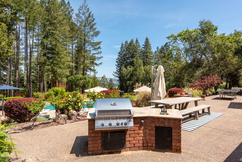 Private Wine Country Estate with Spa & Treehouse - Healdsburg, California