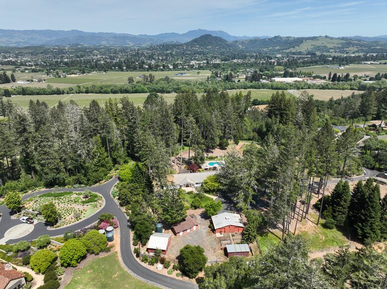 Private Wine Country Estate with Spa & Treehouse - Healdsburg, California