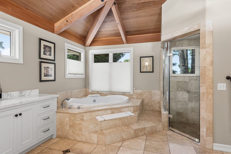 Private Wine Country Estate with Spa & Treehouse - Healdsburg, California