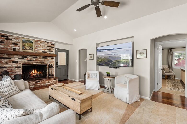 Private Wine Country Estate with Spa & Treehouse - Healdsburg, California