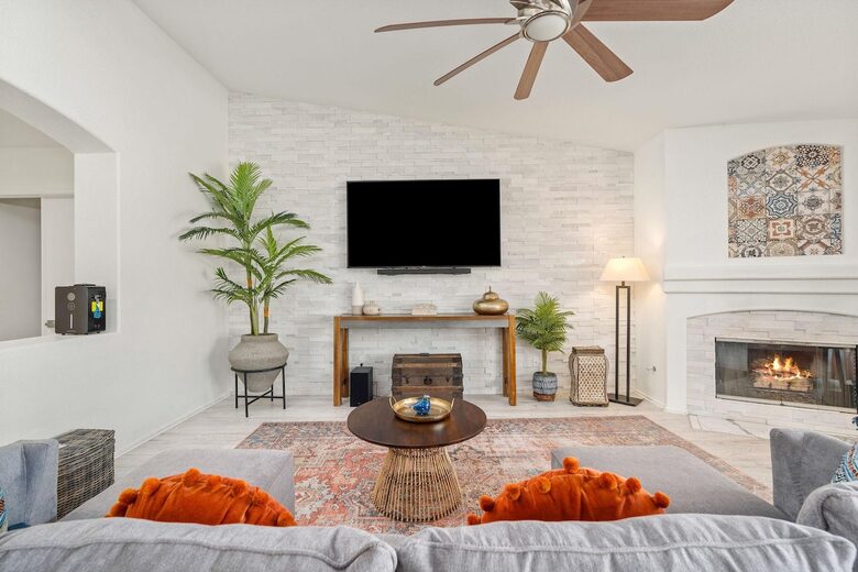 Desert Elegance with Private Pool Near Coachella - Indio, California