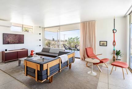 Midcentury Elegance Beneath the Stars - Joshua Tree, California
