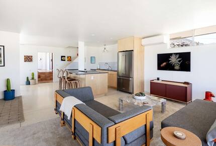 Midcentury Elegance Beneath the Stars - Joshua Tree, California
