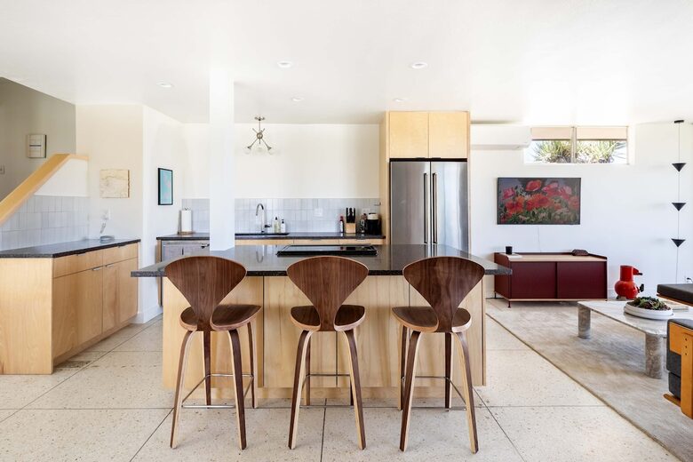 Midcentury Elegance Beneath the Stars - Joshua Tree, California