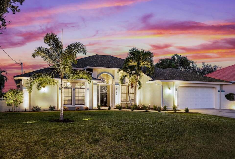 Inviting Florida Getaway with Outdoor Living & Water Access - Cape Coral, Florida