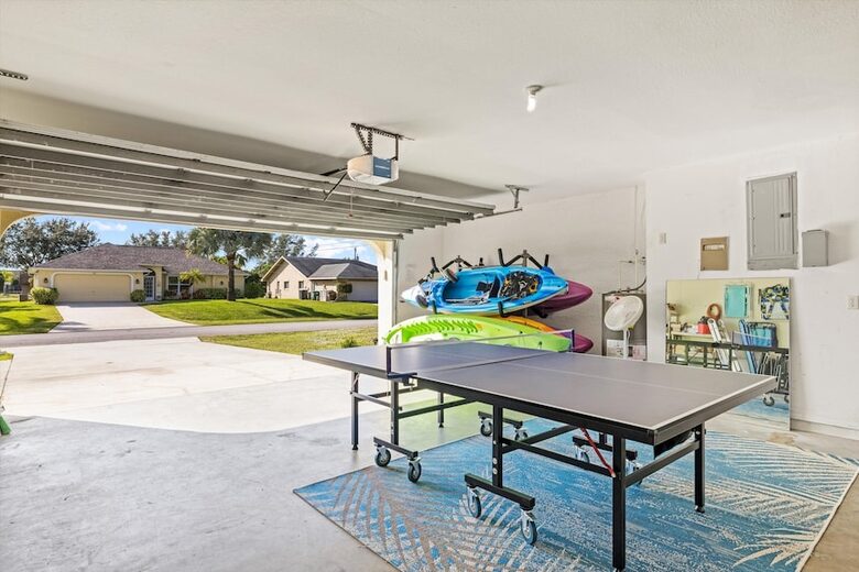 Inviting Florida Getaway with Outdoor Living & Water Access - Cape Coral, Florida