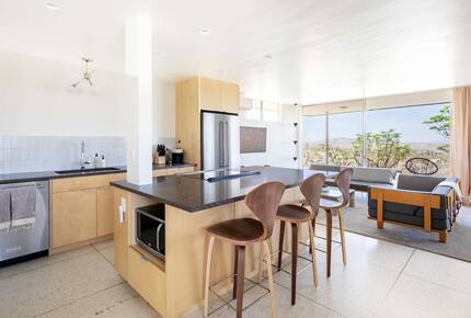 Midcentury Elegance Beneath the Stars - Joshua Tree, California