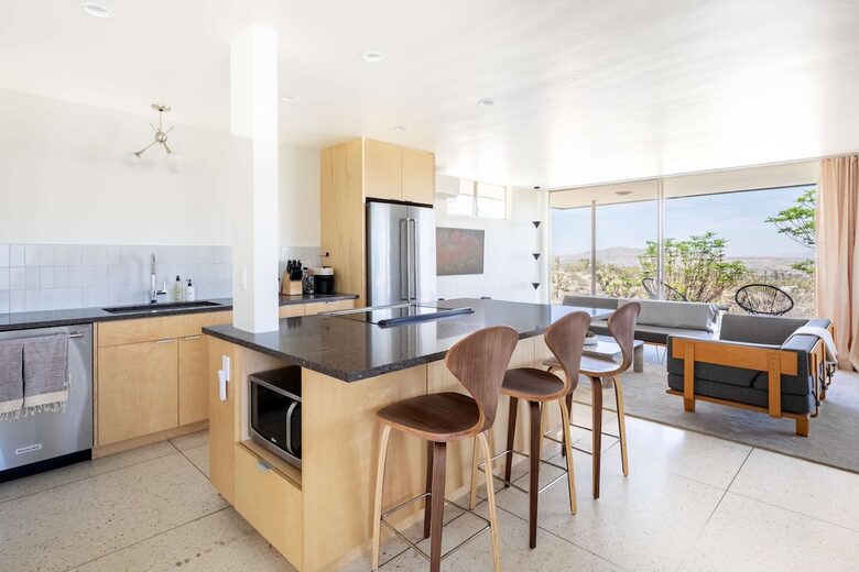 Midcentury Elegance Beneath the Stars - Joshua Tree, California