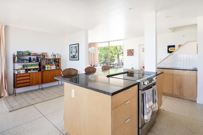 Midcentury Elegance Beneath the Stars - Joshua Tree, California