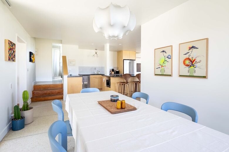 Midcentury Elegance Beneath the Stars - Joshua Tree, California