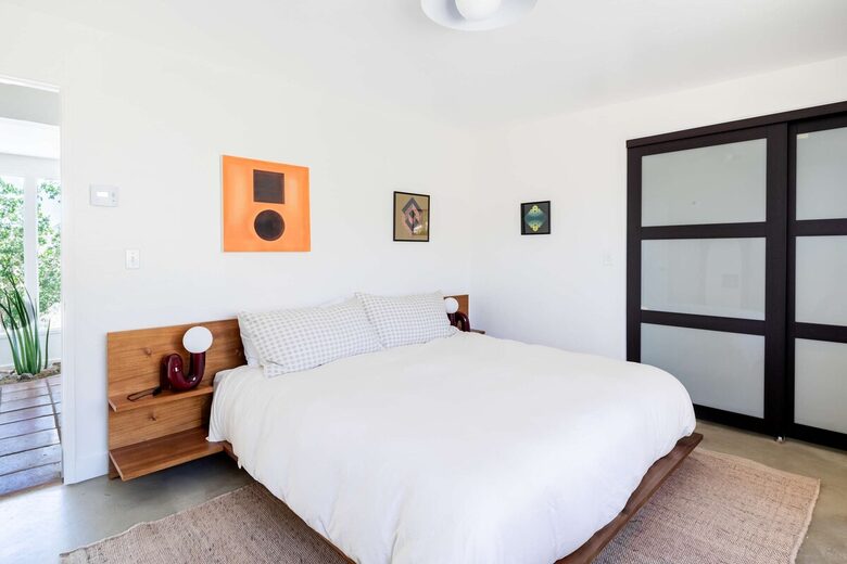 Midcentury Elegance Beneath the Stars - Joshua Tree, California
