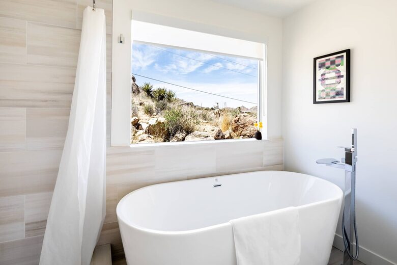 Midcentury Elegance Beneath the Stars - Joshua Tree, California