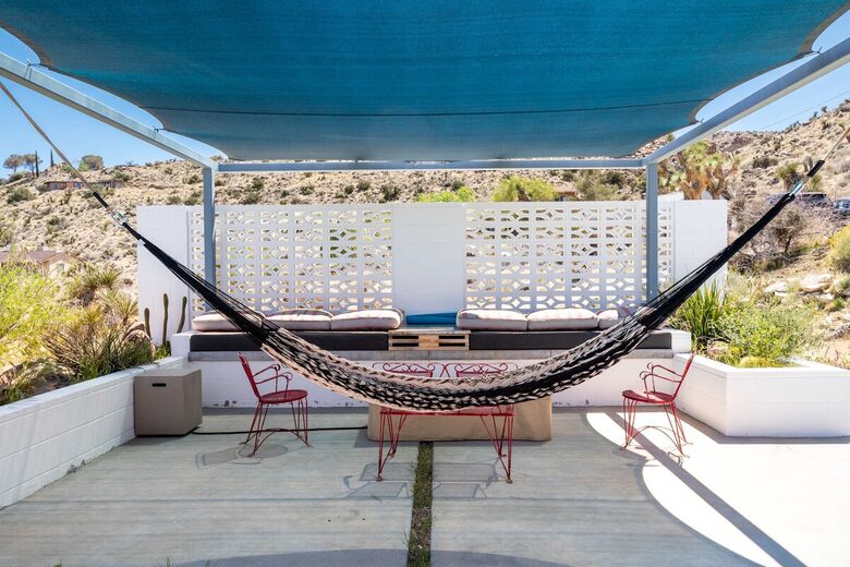 Midcentury Elegance Beneath the Stars - Joshua Tree, California