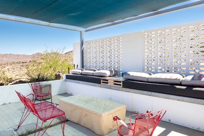 Midcentury Elegance Beneath the Stars - Joshua Tree, California
