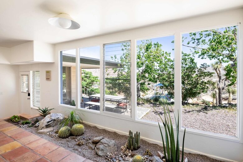 Midcentury Elegance Beneath the Stars - Joshua Tree, California