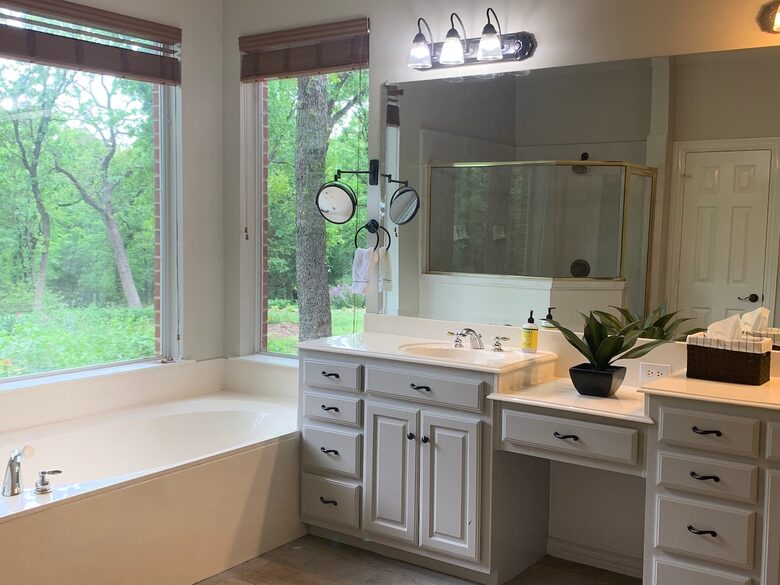 Elegant Lake & Country Haven - Little Elm, Texas