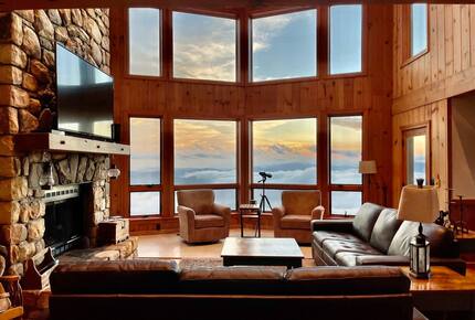 Three-State Views from a Mountain Haven - Beech Mountain, North Carolina