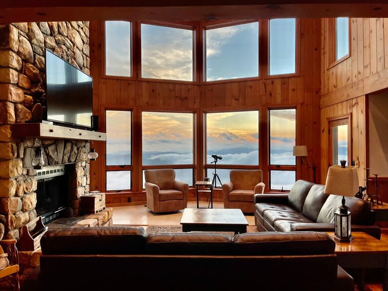 Three-State Views from a Mountain Haven - Beech Mountain, North Carolina