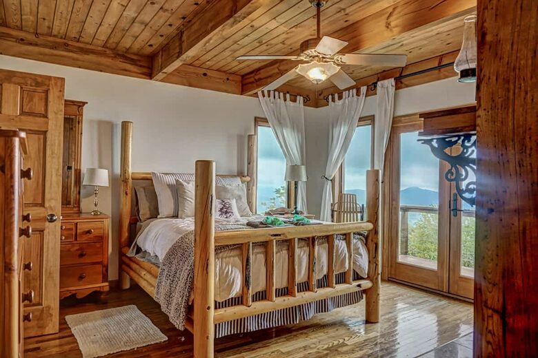 Three-State Views from a Mountain Haven - Beech Mountain, North Carolina