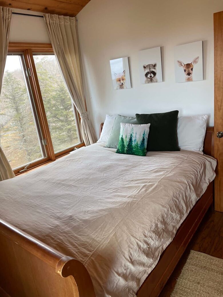 Three-State Views from a Mountain Haven - Beech Mountain, North Carolina