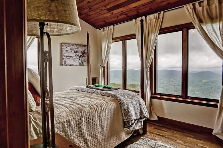Three-State Views from a Mountain Haven - Beech Mountain, North Carolina