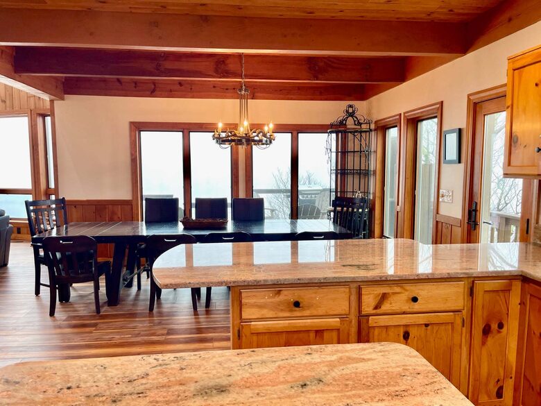 Three-State Views from a Mountain Haven - Beech Mountain, North Carolina