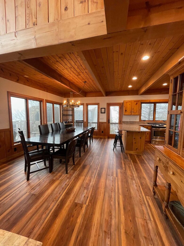 Three-State Views from a Mountain Haven - Beech Mountain, North Carolina
