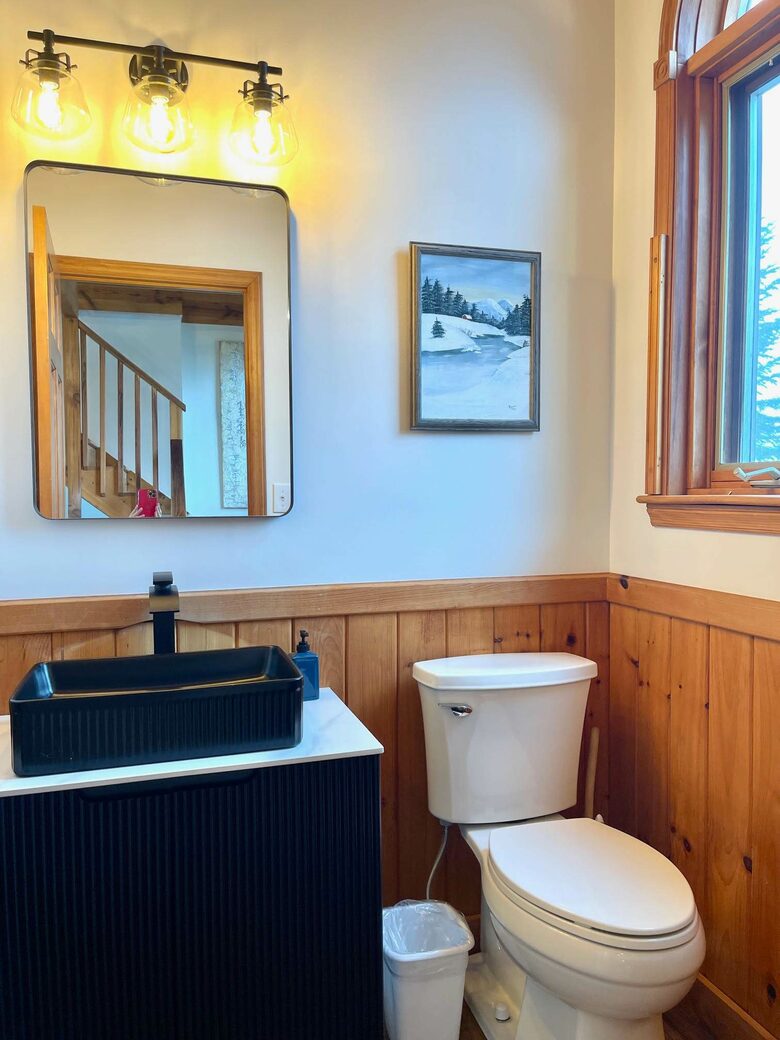 Three-State Views from a Mountain Haven - Beech Mountain, North Carolina