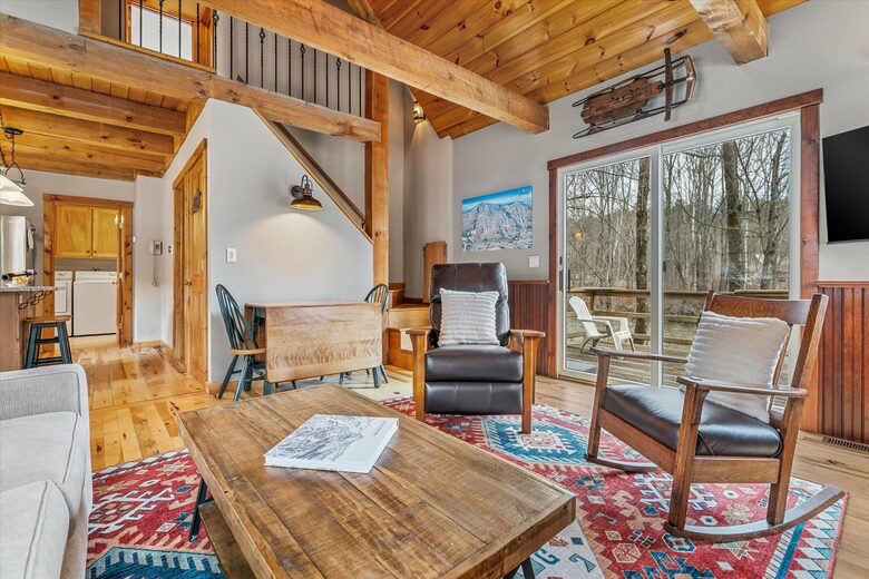 Cozy Cabin with River Views Near Okemo - Proctorsville, Vermont