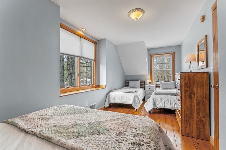 Cozy Cabin with River Views Near Okemo - Proctorsville, Vermont