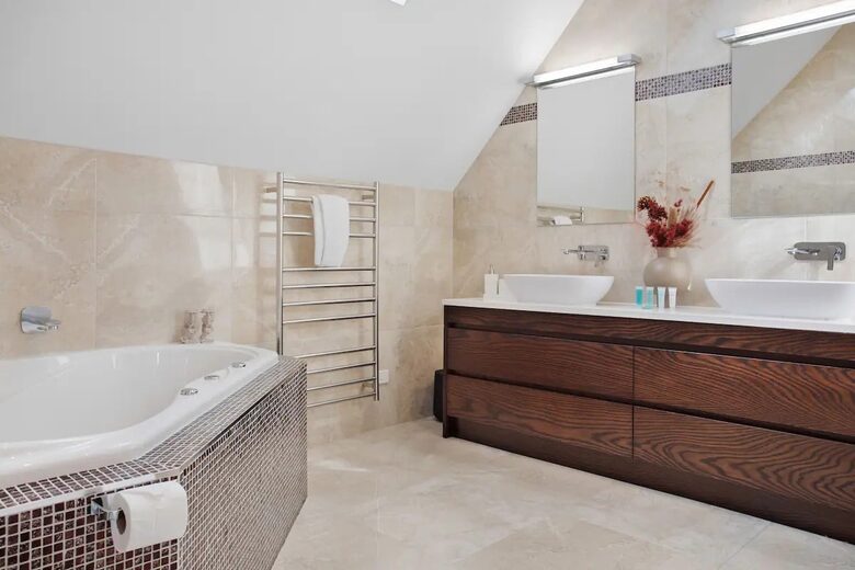 Wainui Estate | Grand Luxury Near the Coast - Wainui, New Zealand