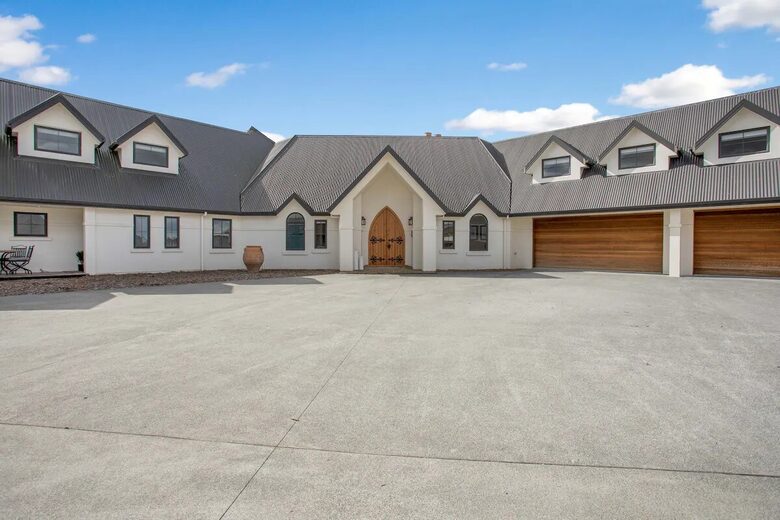 Wainui Estate | Grand Luxury Near the Coast - Wainui, New Zealand