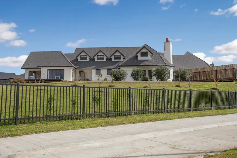 Wainui Estate | Grand Luxury Near the Coast - Wainui, New Zealand