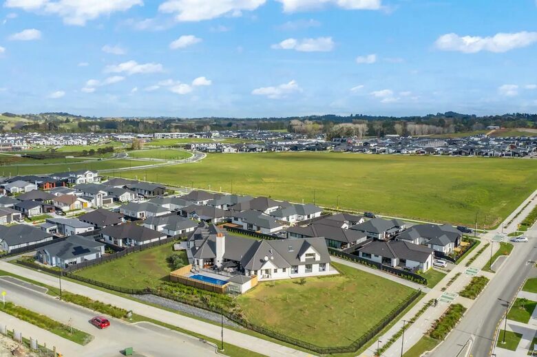 Wainui Estate | Grand Luxury Near the Coast - Wainui, New Zealand