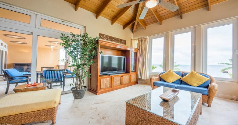 Oceanfront Elegance on Ambergris Caye - San Pedro, Belize