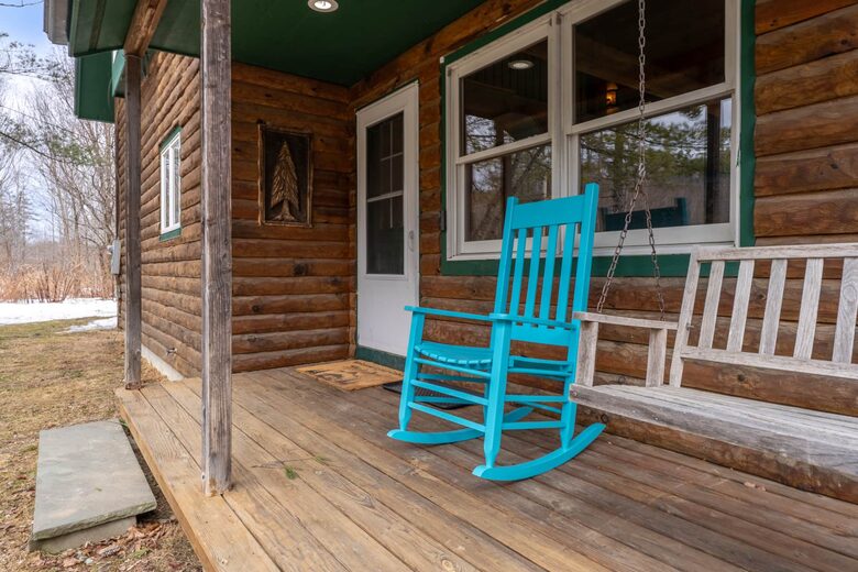 Cozy Cabin with River Views Near Okemo - Proctorsville, Vermont