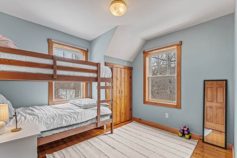 Cozy Cabin with River Views Near Okemo - Proctorsville, Vermont