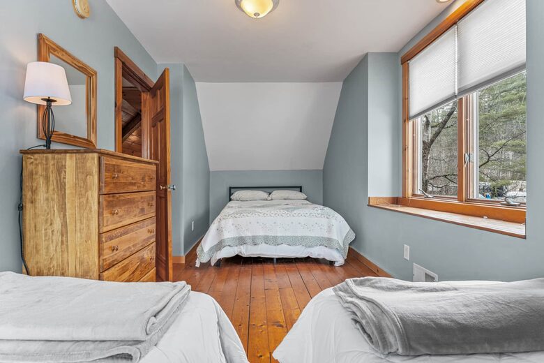 Cozy Cabin with River Views Near Okemo - Proctorsville, Vermont