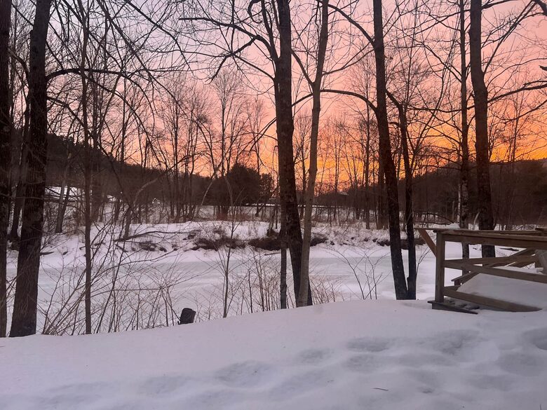 Cozy Cabin with River Views Near Okemo - Proctorsville, Vermont