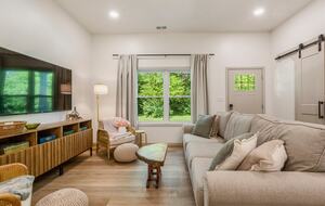 Warm & Welcoming Cottage in the Heart of Horse Country - Simpsonville, Kentucky