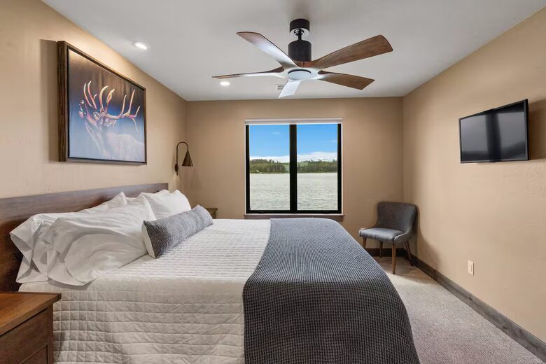 Upscale Montana Retreat with Private Dock & Mountain Views - Anaconda, Montana