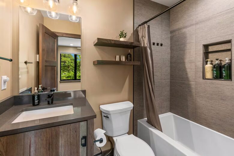 Upscale Montana Retreat with Private Dock & Mountain Views - Anaconda, Montana