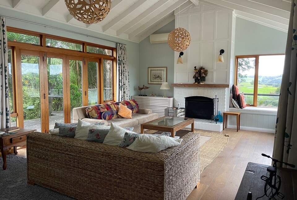 Matakana Haven with Panoramic Sea Views - Matakana, New Zealand