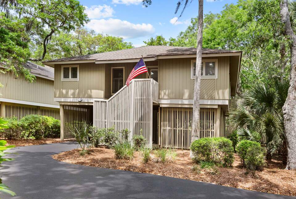 Charming Seabrook Escape with Screened Porch - Johns Island, South Carolina