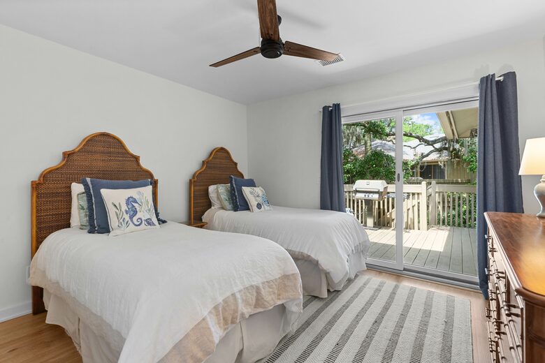 Charming Seabrook Escape with Screened Porch - Johns Island, South Carolina