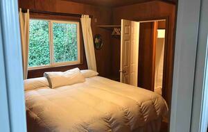 Riverfront Elegance at the Edge of the Wild - Klamath, California
